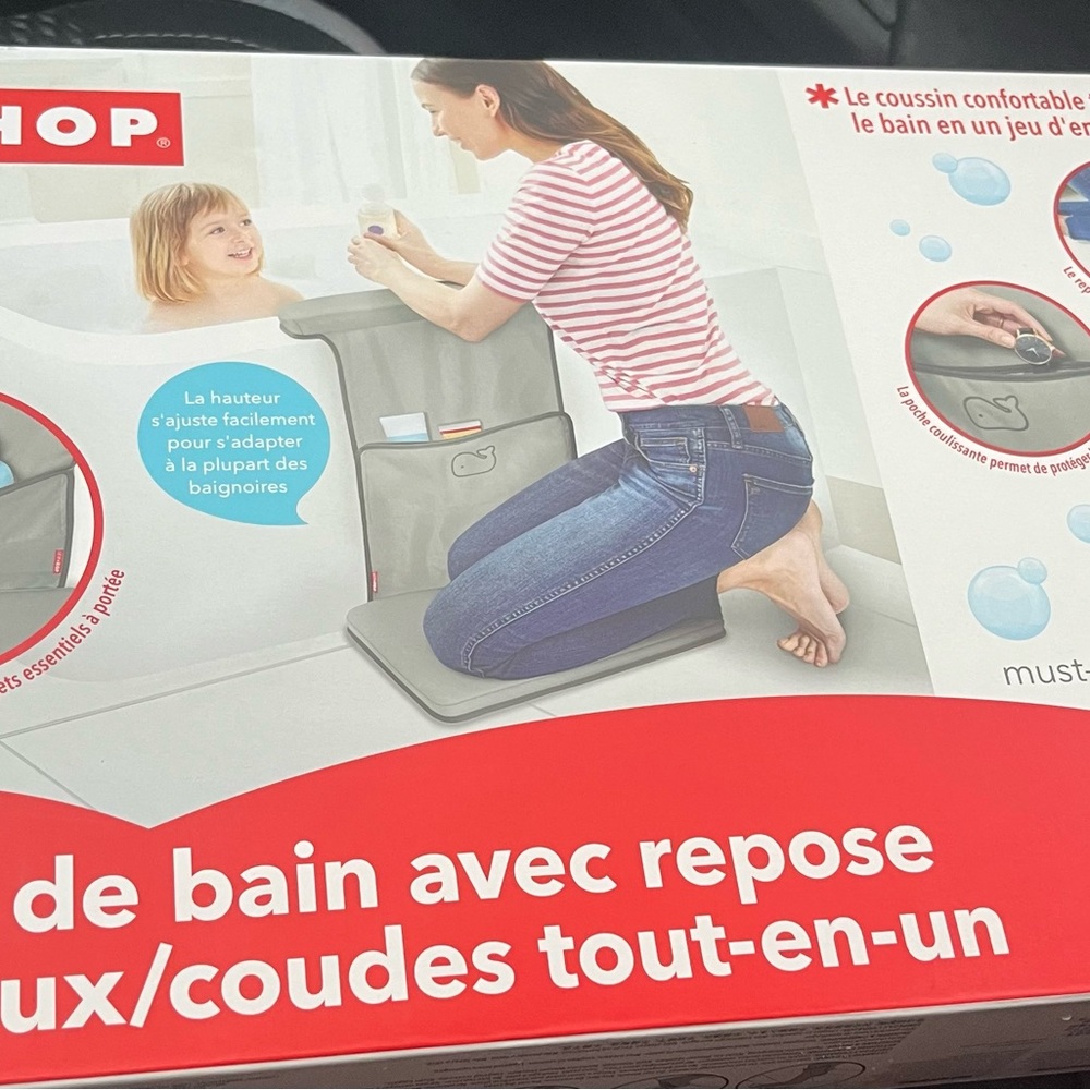 Brand new never used skip hop Gray Bath Kneeler and Elbow Rest munchkin